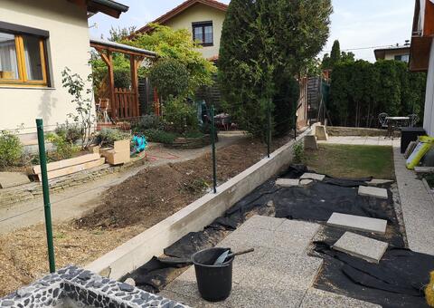 Maschendrahtzaun und Sockel in 1100 Wien 16