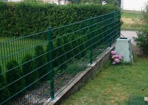 Doppelstabgitterzaun in 2721 Bad Fischau Niederösterreich 04