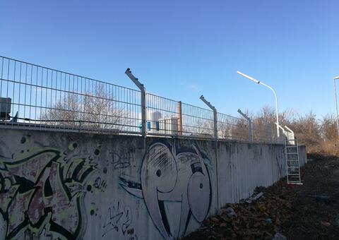 Doppelstabgitterzaun in 2340 Mödling Niederösterreich 04