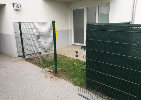 Doppelstabgitterzaun in 2440 Gramatneusiedl Niederösterreich 01