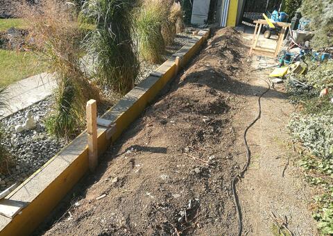 Maschendrahtzaun und Sockel in 1100 Wien 06