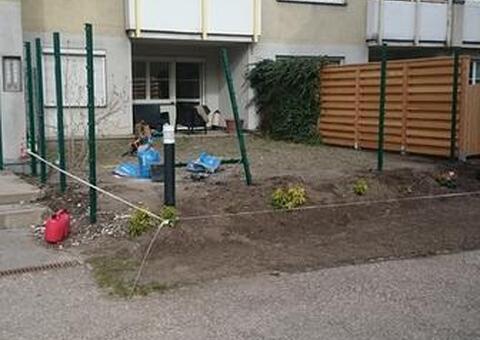 Doppelstabgitterzaun in 1140 Wien 02