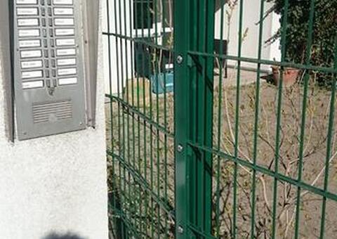 Doppelstabgitterzaun in 1140 Wien 13