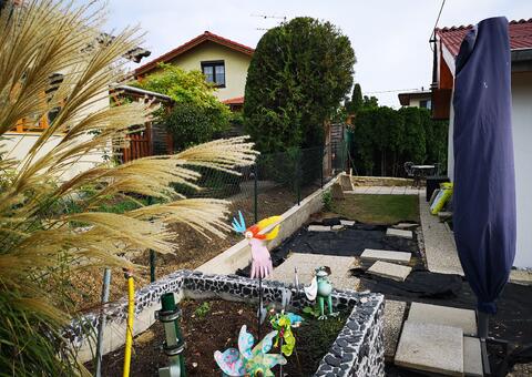 Maschendrahtzaun und Sockel in 1100 Wien 18