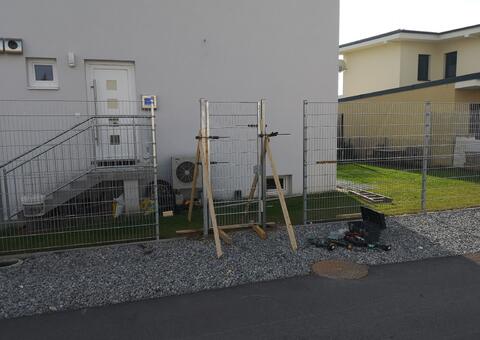 Doppelstabgitterzaun in 2440 Gramatneusiedl Niederösterreich 08