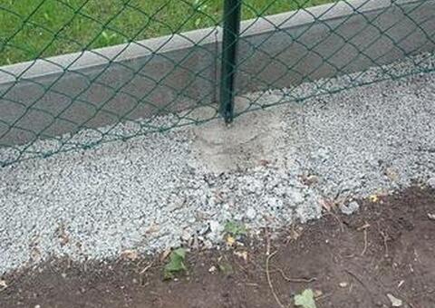 Maschendrahtzaun in 2340 Mödling Niederösterreich 01