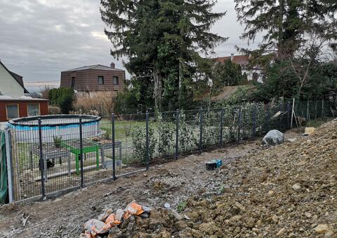 Doppelstabgitterzaun mit Sichtschutz in 2345 Brunn am Gebirge Niederösterreich 07